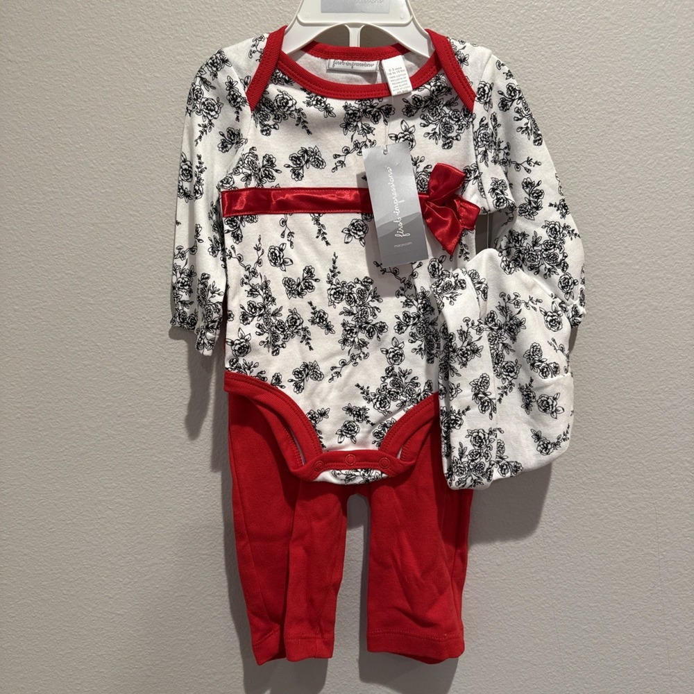 First Impressions red White Black girls Outfit NWT 0-3 months 3 Piece‎ Christmas